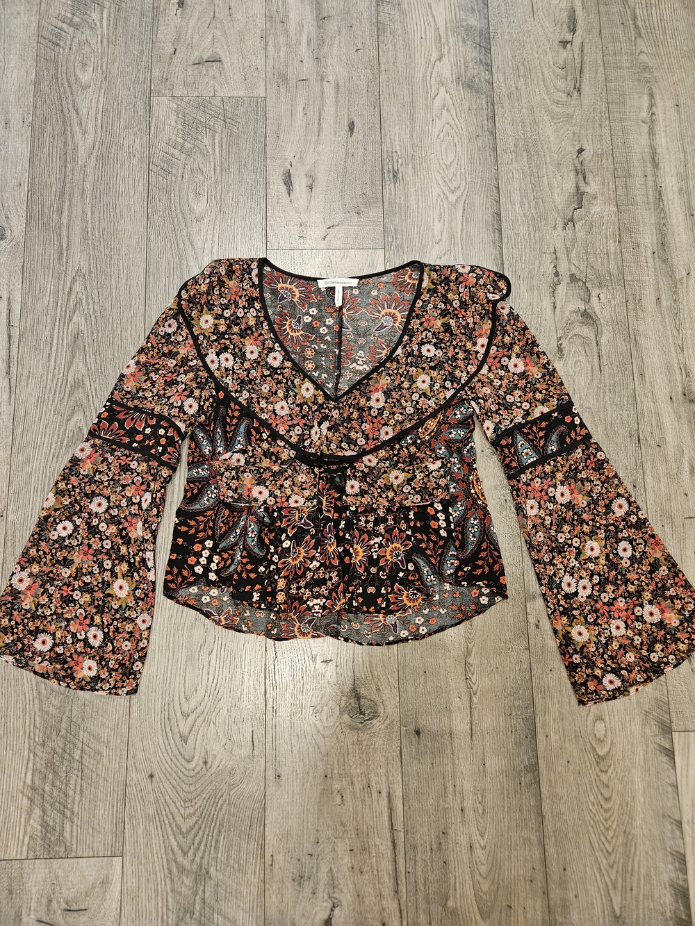 BCBG Generation Black Floral Whimsigoth  V-Neck Peasant Bell Sleeves Blouse Sz.M